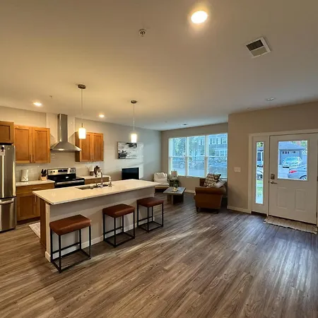 Villa Elegant Townhouse Near Ndsu And Downtown Fargo #101