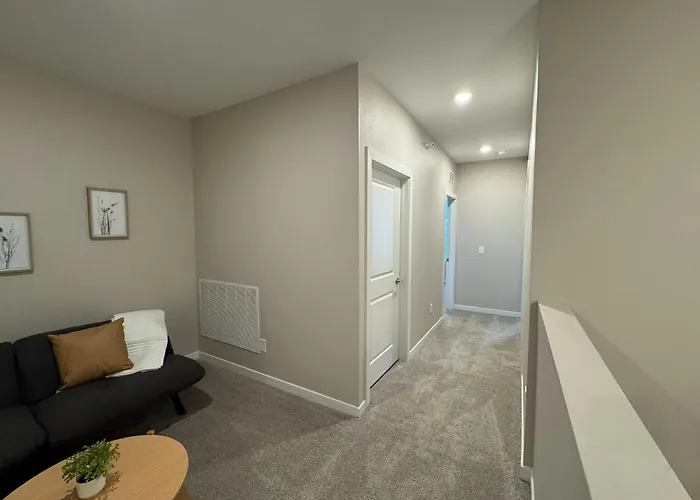 Elegant Townhouse Near Ndsu And Downtown #101 * Fargo