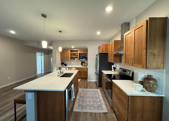 Holiday home Elegant Townhouse Near Ndsu And Downtown #101