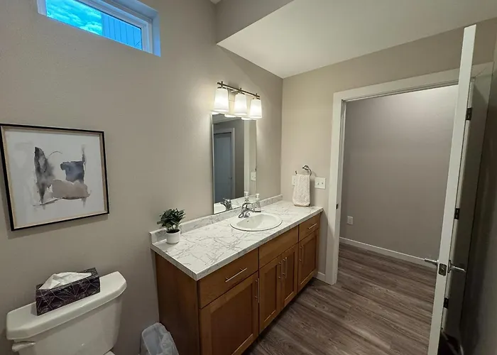 Elegant Townhouse Near Ndsu And Downtown #101 *