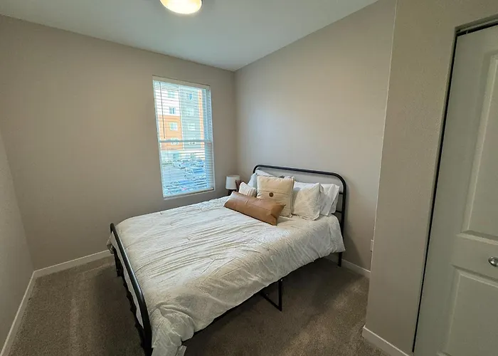Elegant Townhouse Near Ndsu And Downtown #101 Holiday home