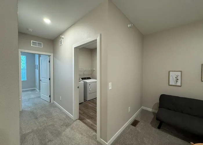 Elegant Townhouse Near Ndsu And Downtown #101
